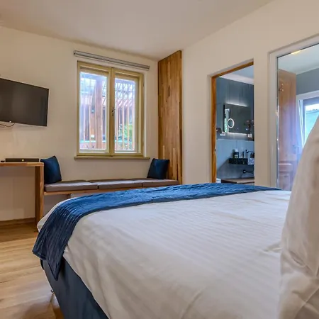 Lagom - Hot Tub Hideout Brasov